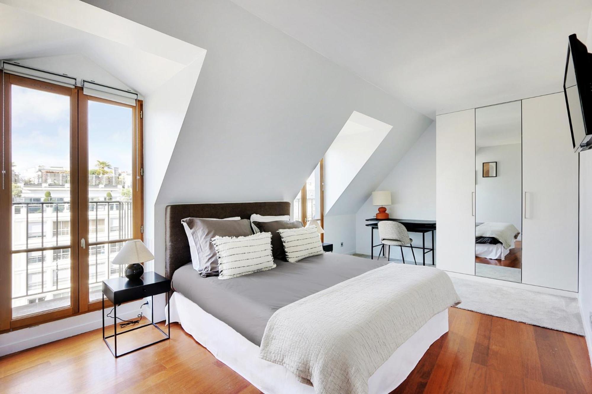 Eiffel Tower View Apartment Paris Exterior photo